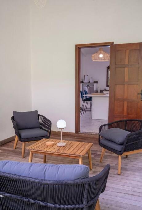 Spacieuse Villa Corossol Avec Piscine Et Jeux Exterieurs Le Gosier  Dış mekan fotoğraf