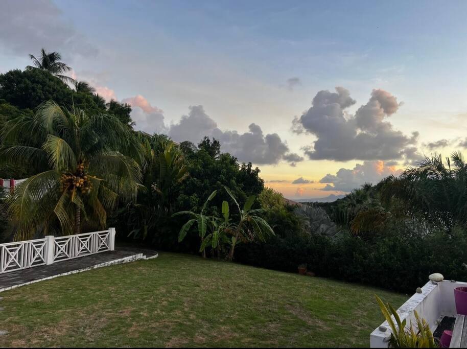 Spacieuse Villa Corossol Avec Piscine Et Jeux Exterieurs Le Gosier  Dış mekan fotoğraf