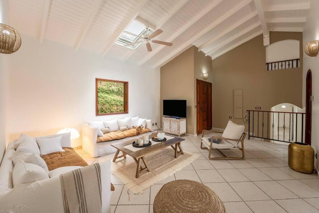 Spacieuse Villa Corossol Avec Piscine Et Jeux Exterieurs Le Gosier  Dış mekan fotoğraf