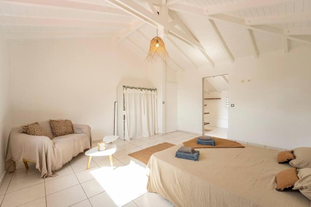 Spacieuse Villa Corossol Avec Piscine Et Jeux Exterieurs Le Gosier  Dış mekan fotoğraf